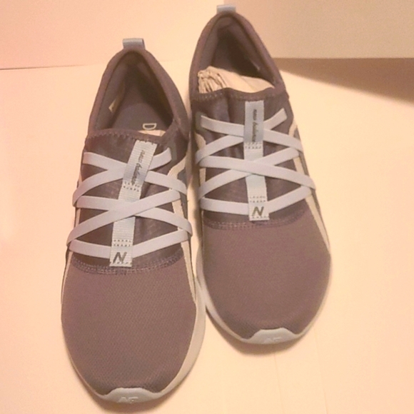 New Balance Women's Beaya Slip on Shoe - Picture 1 of 9